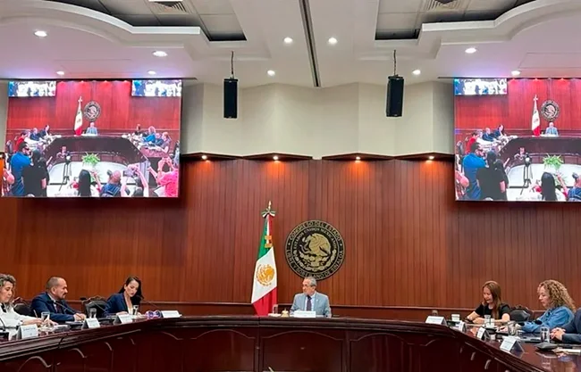 Congreso de Sinaloa avala licencia indefinida de Rubén Rocha como Gobernador