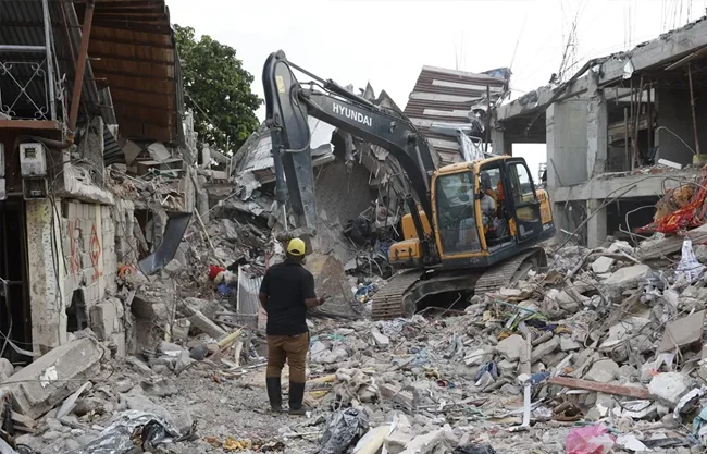 El presidente de Colombia anuncia el inicio de la reconstrucción de las zonas afectadas por el terremoto