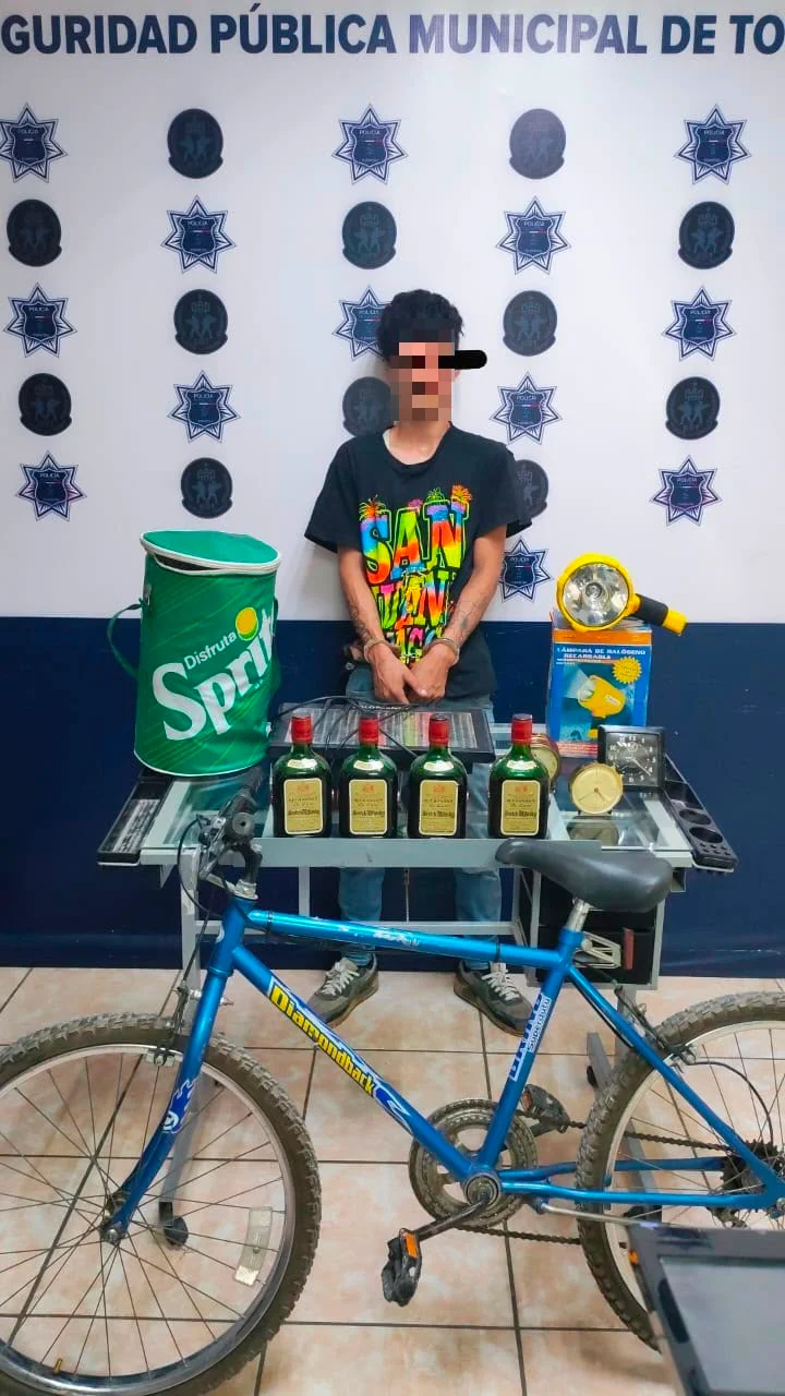 ¡Se cancela la fiesta! Detienen a hombre por robar 4 botellas de whisky en Torreón