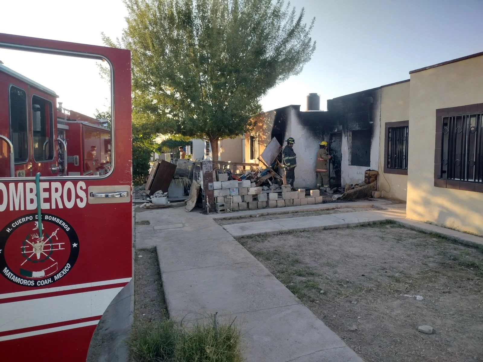 Incendio consume vivienda en el fraccionamiento Veredas de San Miguel