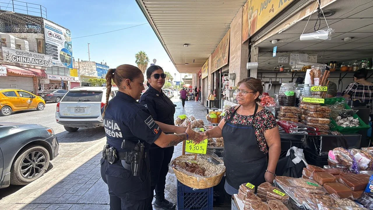 Refuerzan vigilancia en el Centro de Torreón por compras de regreso a clases