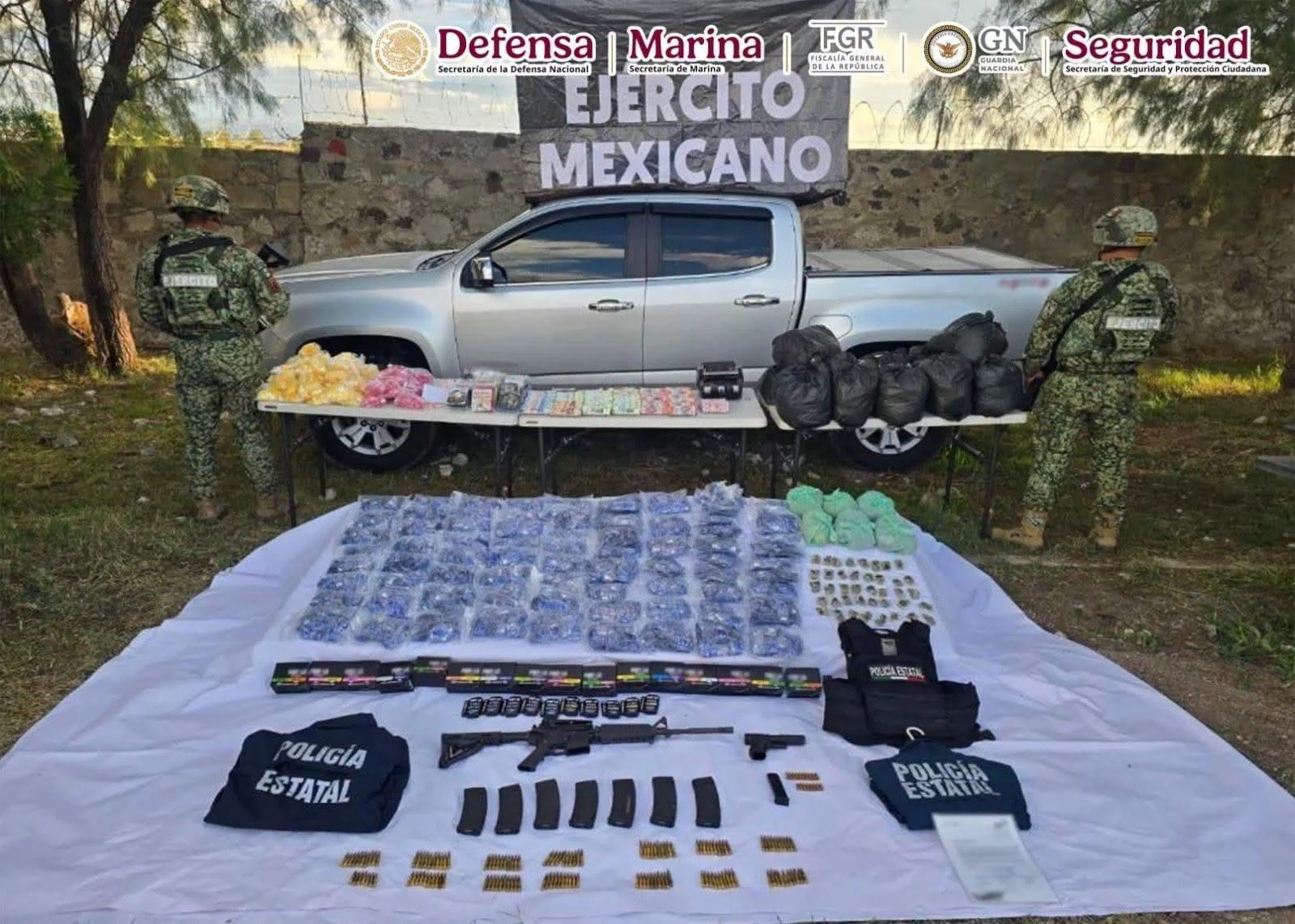 Autoridades federales aseguran armamento, drogas y más de 2 millones de pesos en municipio de Durango