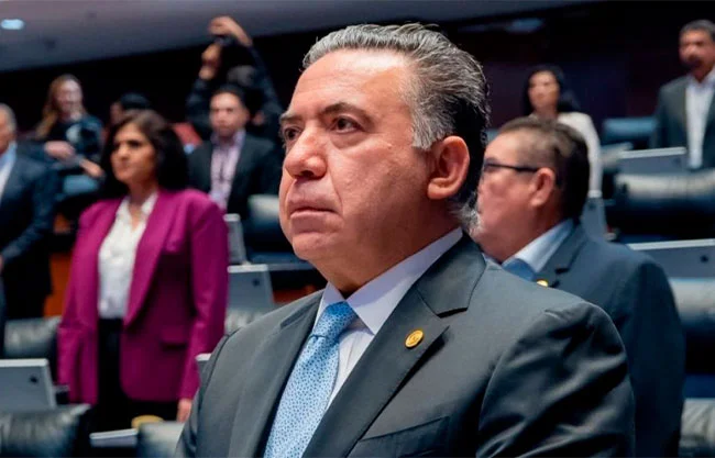 Morena rompe con Enrique Inzunza tras su salida del Senado