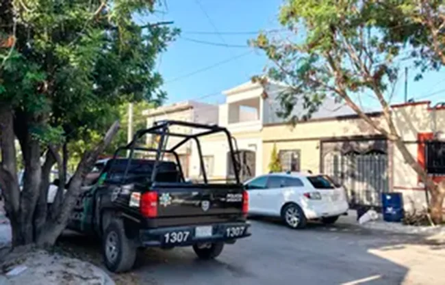 Evangelina fue acuchillada por su esposo que huyó a bordo de motocicleta en Apodaca