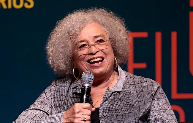 Califica Sheinbaum de 'admirable' a la activista Angela Davis tras su visita a México
