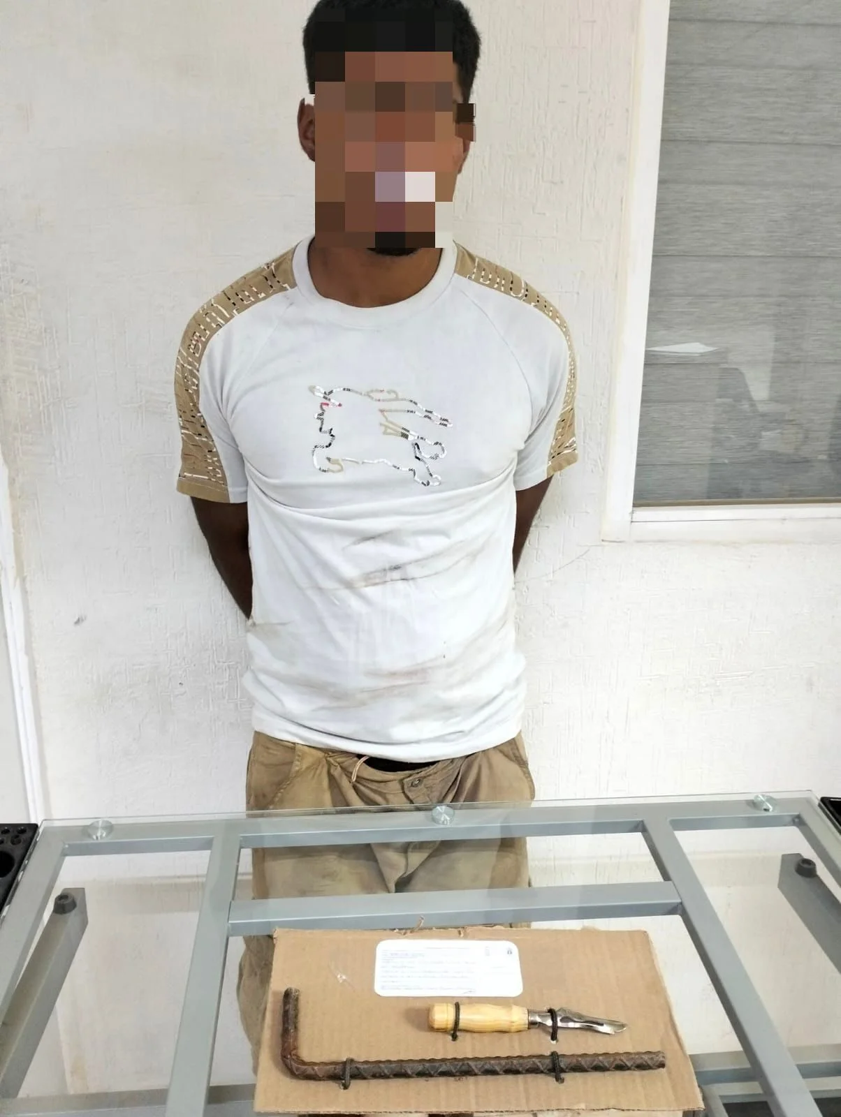 Detienen a joven tras ingresar sin autorización a un domicilio y amenazar al propietario en Torreón