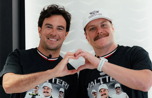¡Checo Pérez se luce! Sorprende a Bottas con peculiar regalo de cumpleaños