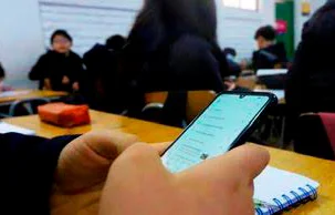 Regreso a clases en México: Alumnos inician ciclo entre rezagos educativos, debate por celulares e IA