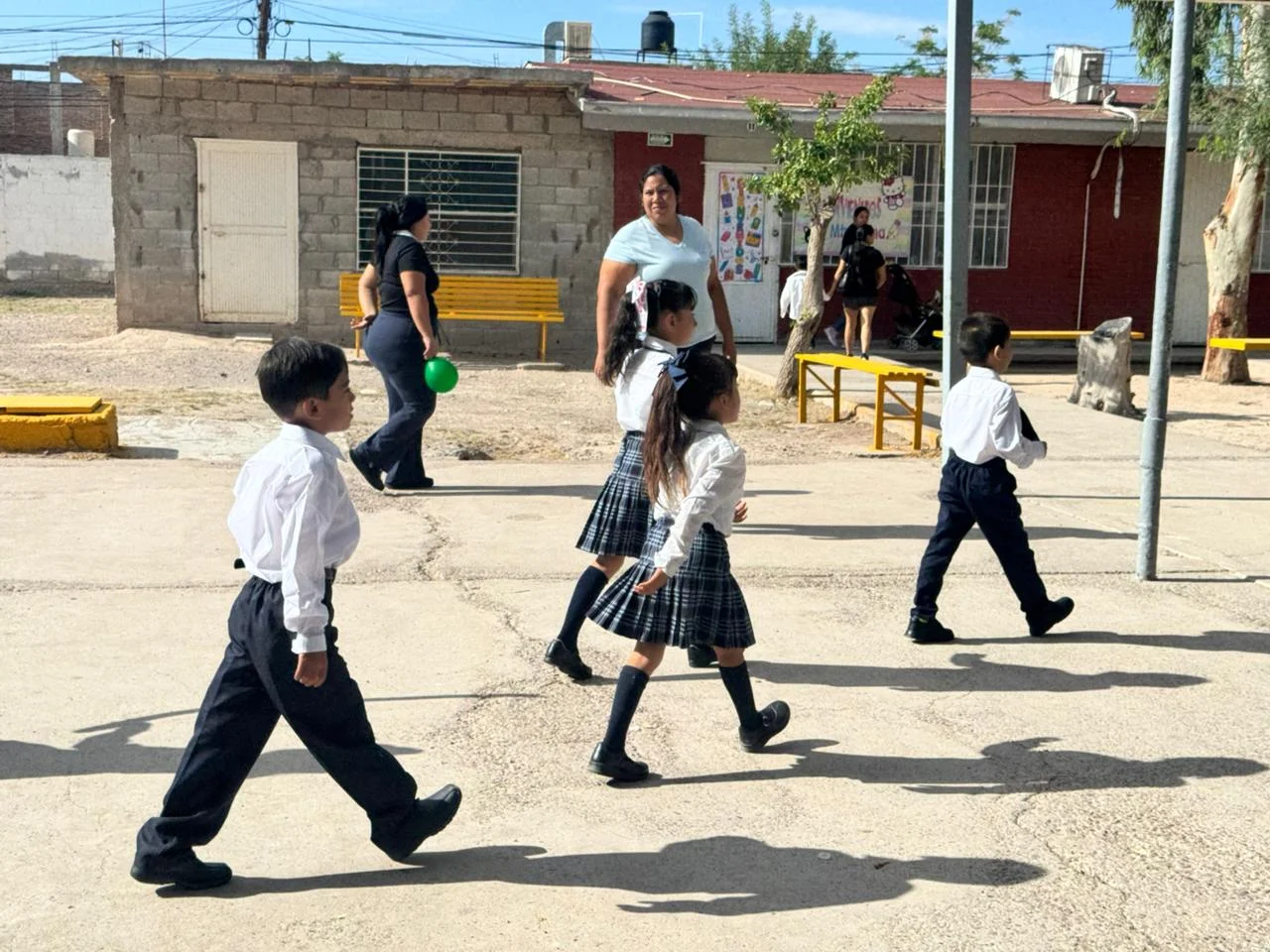 Regresan a clases 160 mil alumnos en la Región Laguna