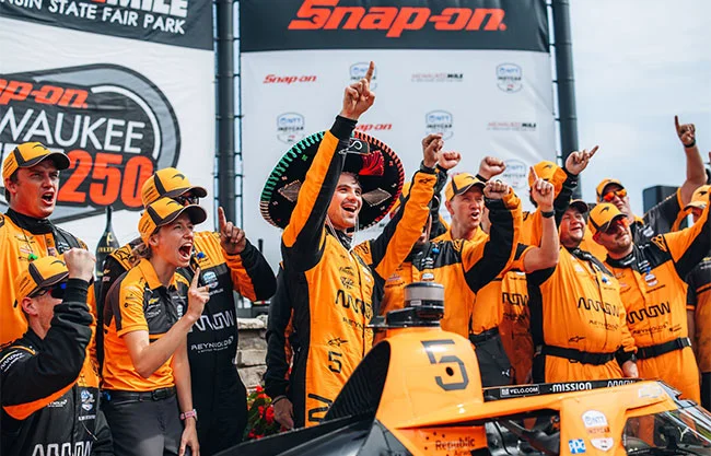 ¡Pato O'Ward lo cumplió! El mexicano conquista dos carreras y hace historia en IndyCar