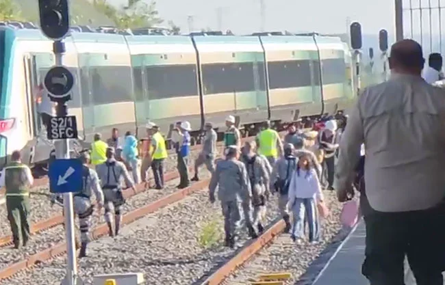 Falla mecánica obliga a evacuar el Tren Maya cerca de Campeche;