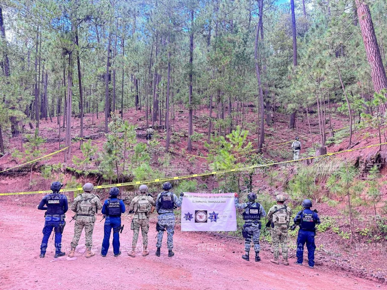 Operativo Dragón, Defensa y Guardia Nacional aseguran explosivos y uniformes tácticos en Tamazula, Durango