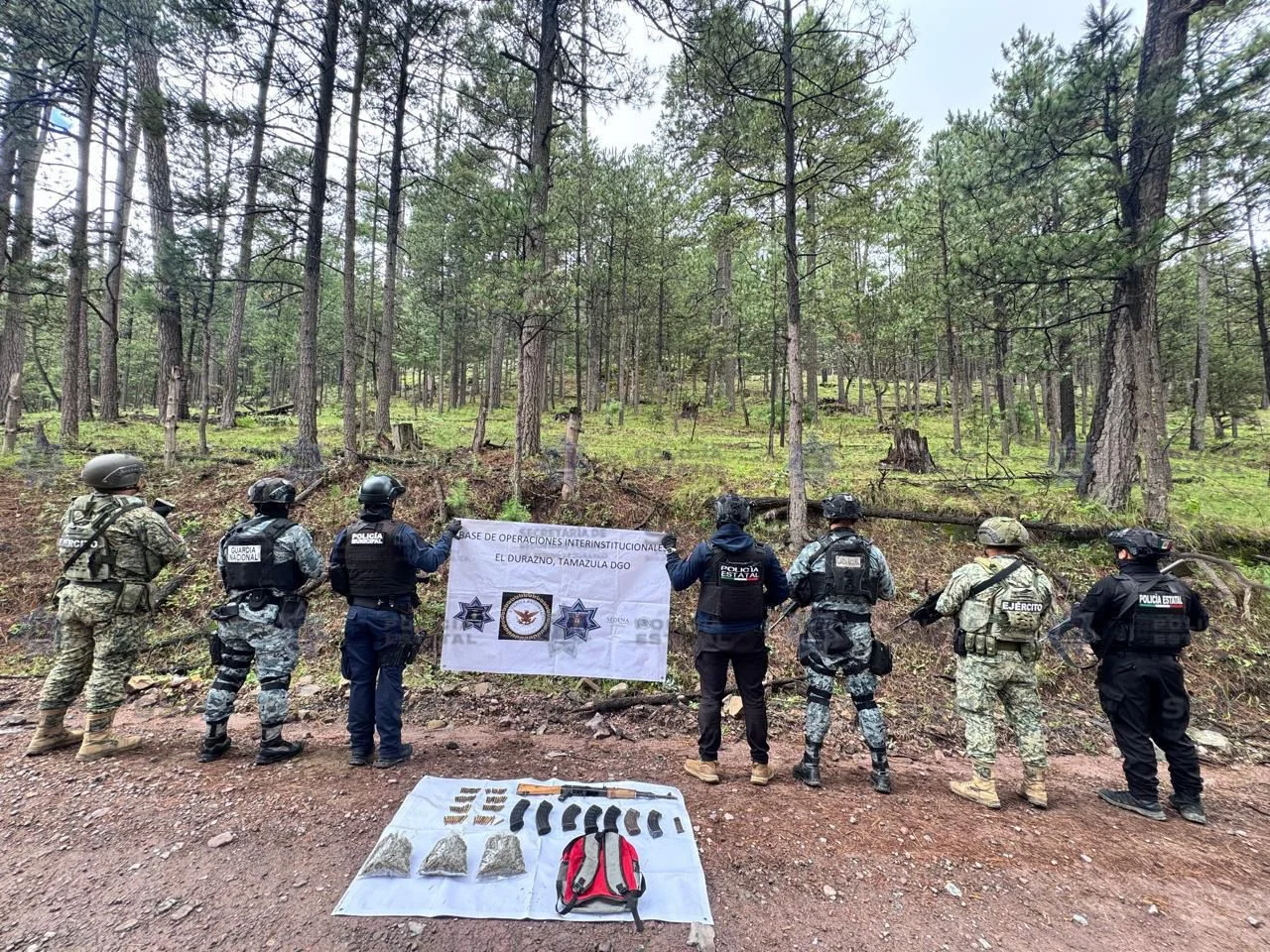 Aseguran fusil AK-47, cartuchos y presunta marihuana durante operativo en Tamazula, Durango