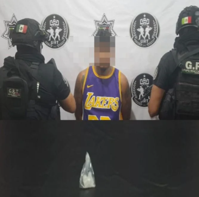 Detiene Policía Municipal a hombre con presunto cristal en la colonia La Merced de Torreón