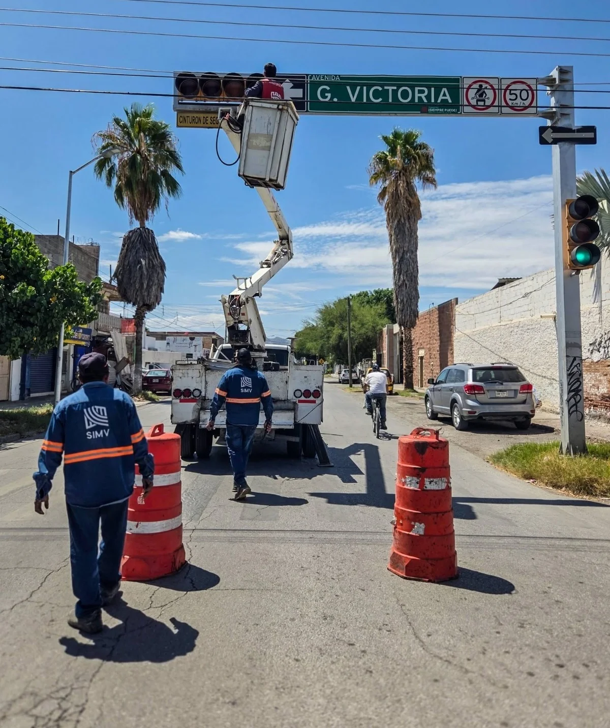 Renuevan semáforos en cruceros de mayor circulación de Torreón