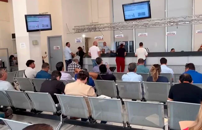 Anuncian 'Gran Venta Nocturna' para regularizar placas con 50 por ciento de descuento
