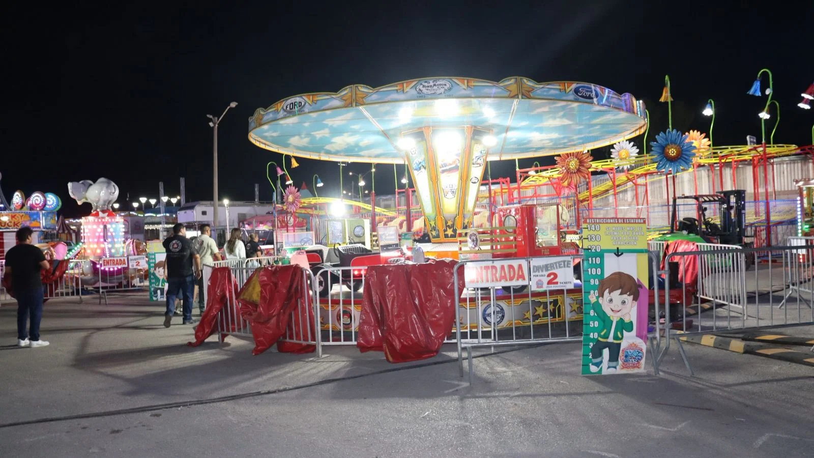 Revisan juegos mecánicos y puestos de comida previo al arranque de la Feria de Torreón