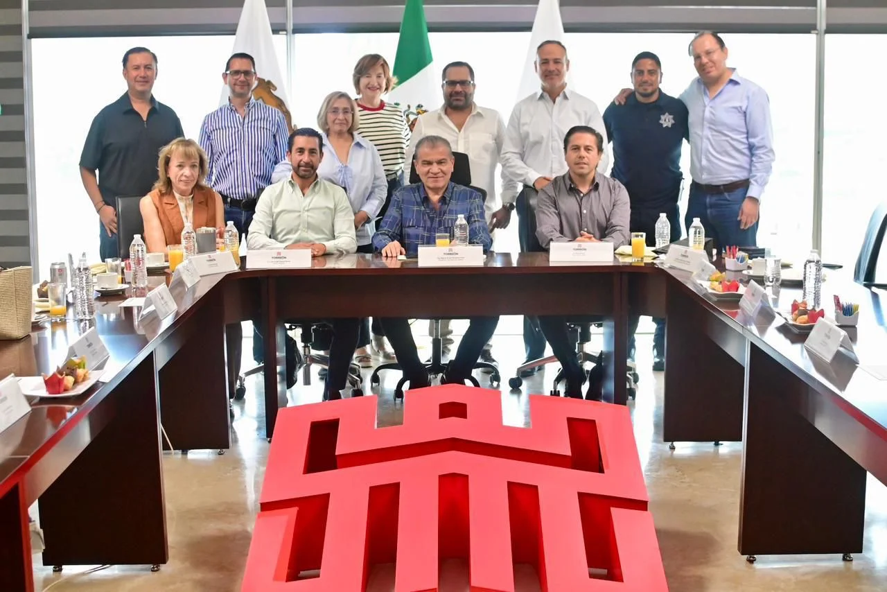 Miguel Riquelme revisa con vecinos de San Isidro necesidades de seguridad, servicios y movilidad