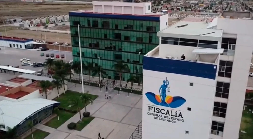Muere familia tras volcadura de auto sobre la carretera Durango-Mazatlán