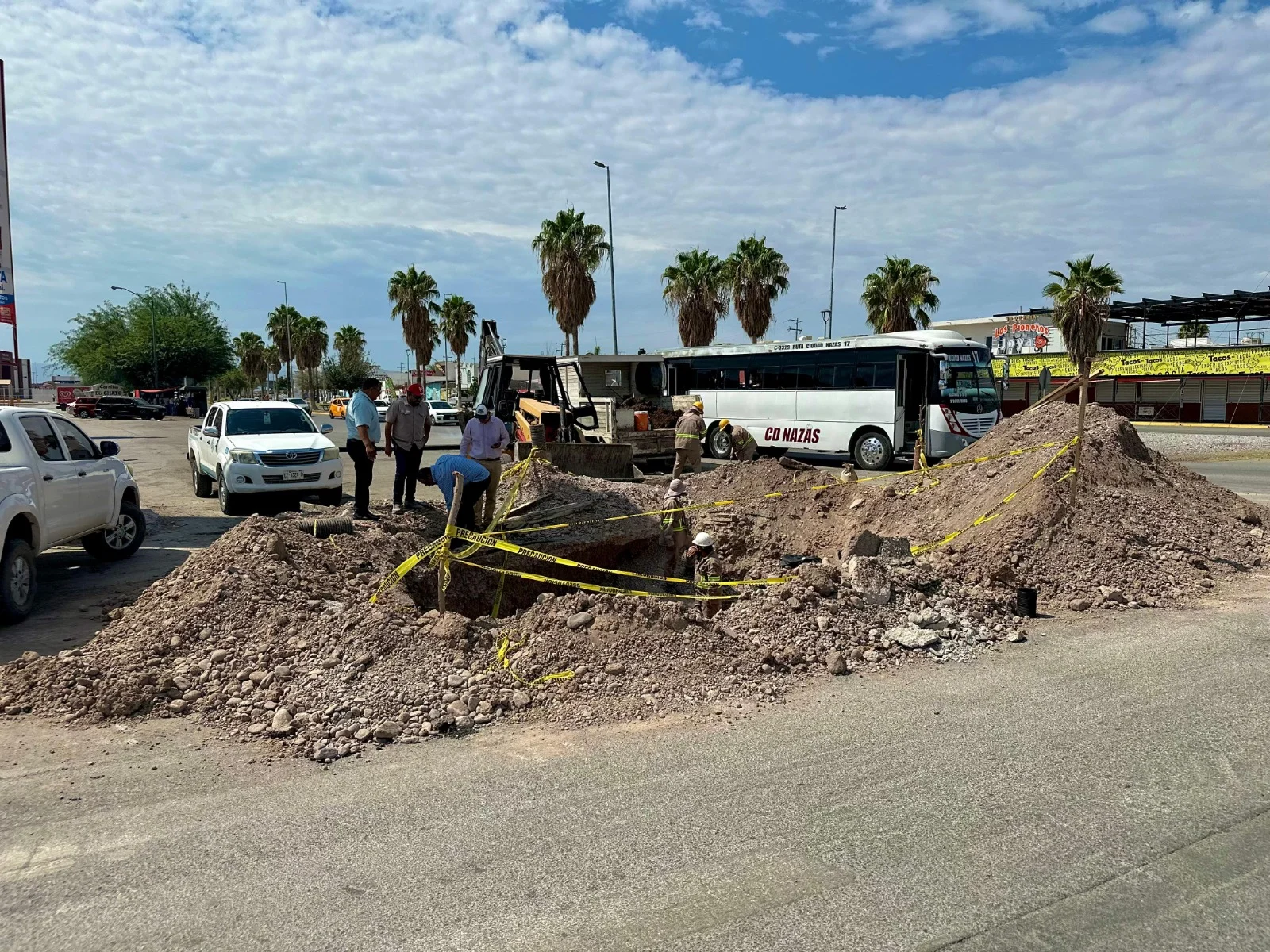 Simas interviene puntos críticos de la red sanitaria de Torreón