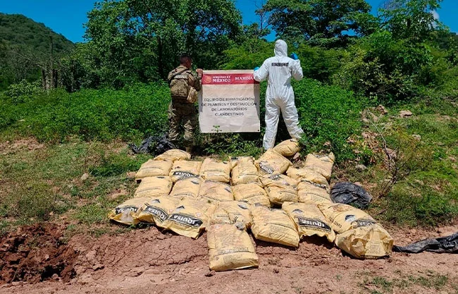 Destruye narcolaboratorio en Sinaloa por tercer día consecutivo; aseguran dos toneladas de droga