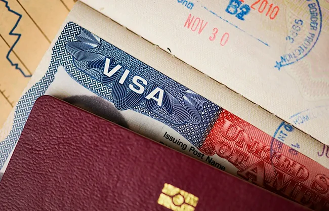 Cita para visa americana en 10 días cuesta casi 13 mil pesos, ¿quién puede pedirla?