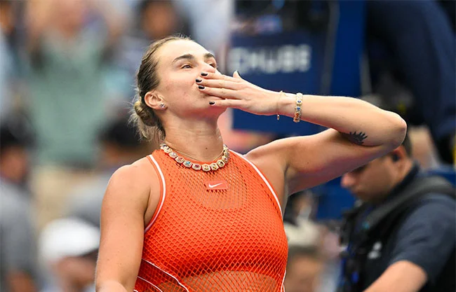 Sabalenka avanza a cuartos del US Open y mantiene el número uno de la WTA