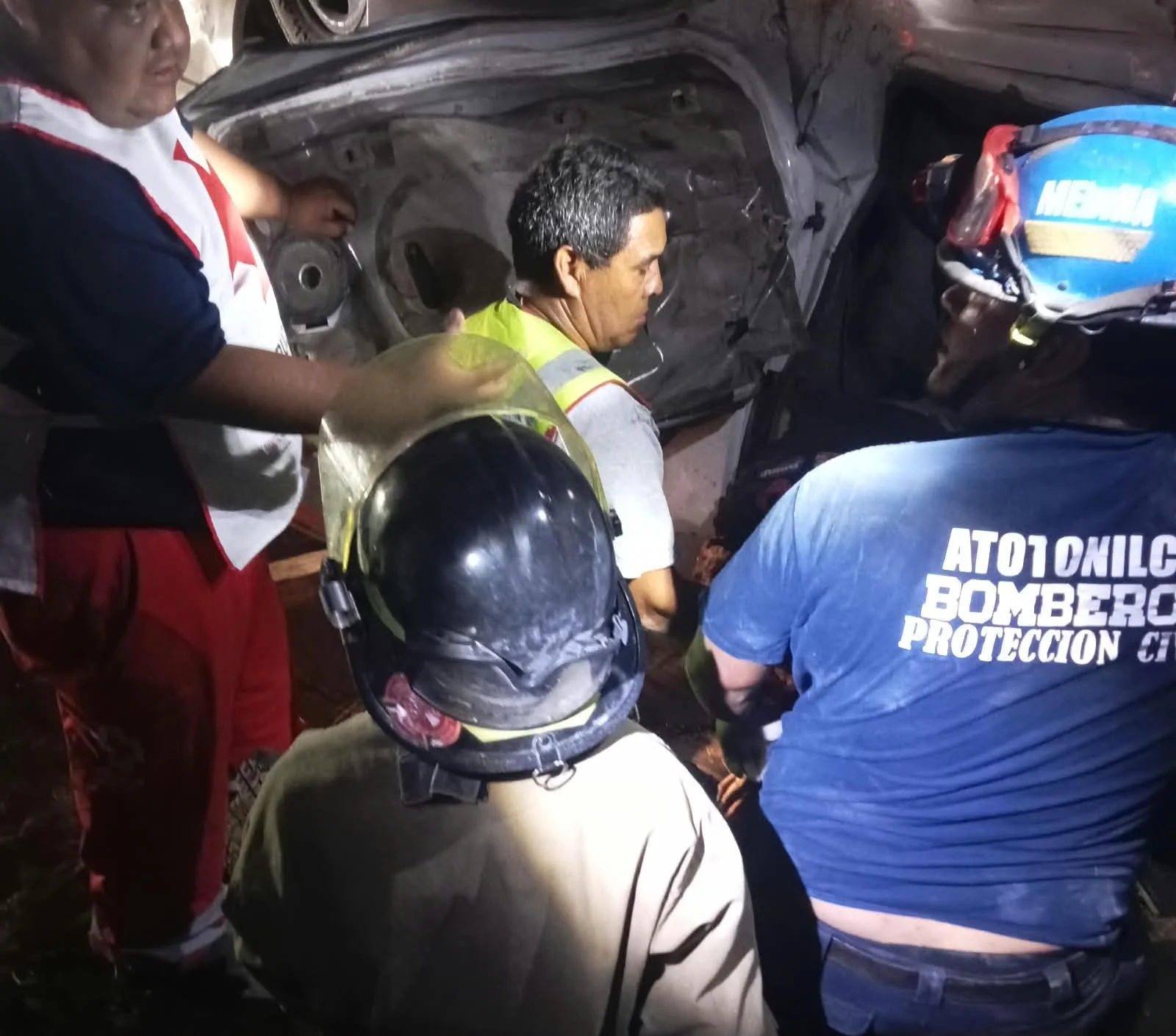 Muere joven de 18 años tras volcar en terracería de San Pedro