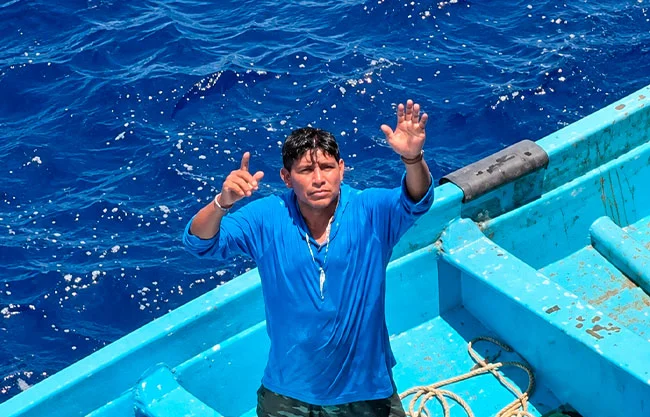 Marina rescata a pescador oaxaqueño tras ocho días perdido en el Pacífico
