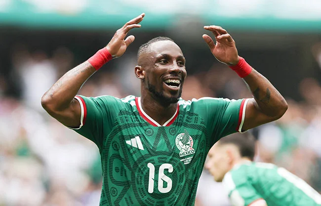 ¡Histórico! Julián Quiñones se mete entre los 30 nominados al Balón de Oro 2026