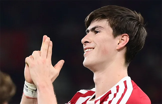 'Hormiga' González marca su segundo gol con Olympiacos en la Copa de Grecia