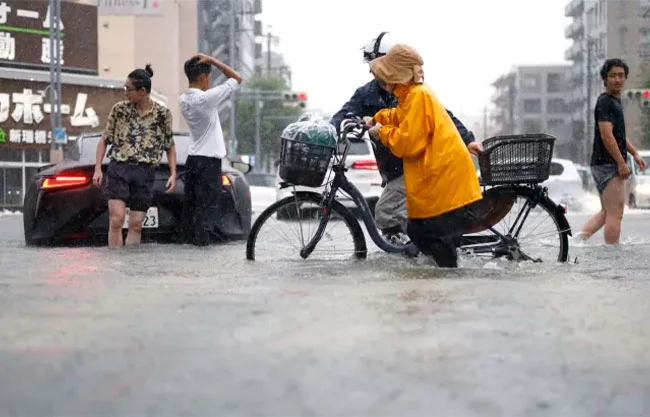 Lluvia récord desde 1890 desata inundaciones en Nagoya, Japón