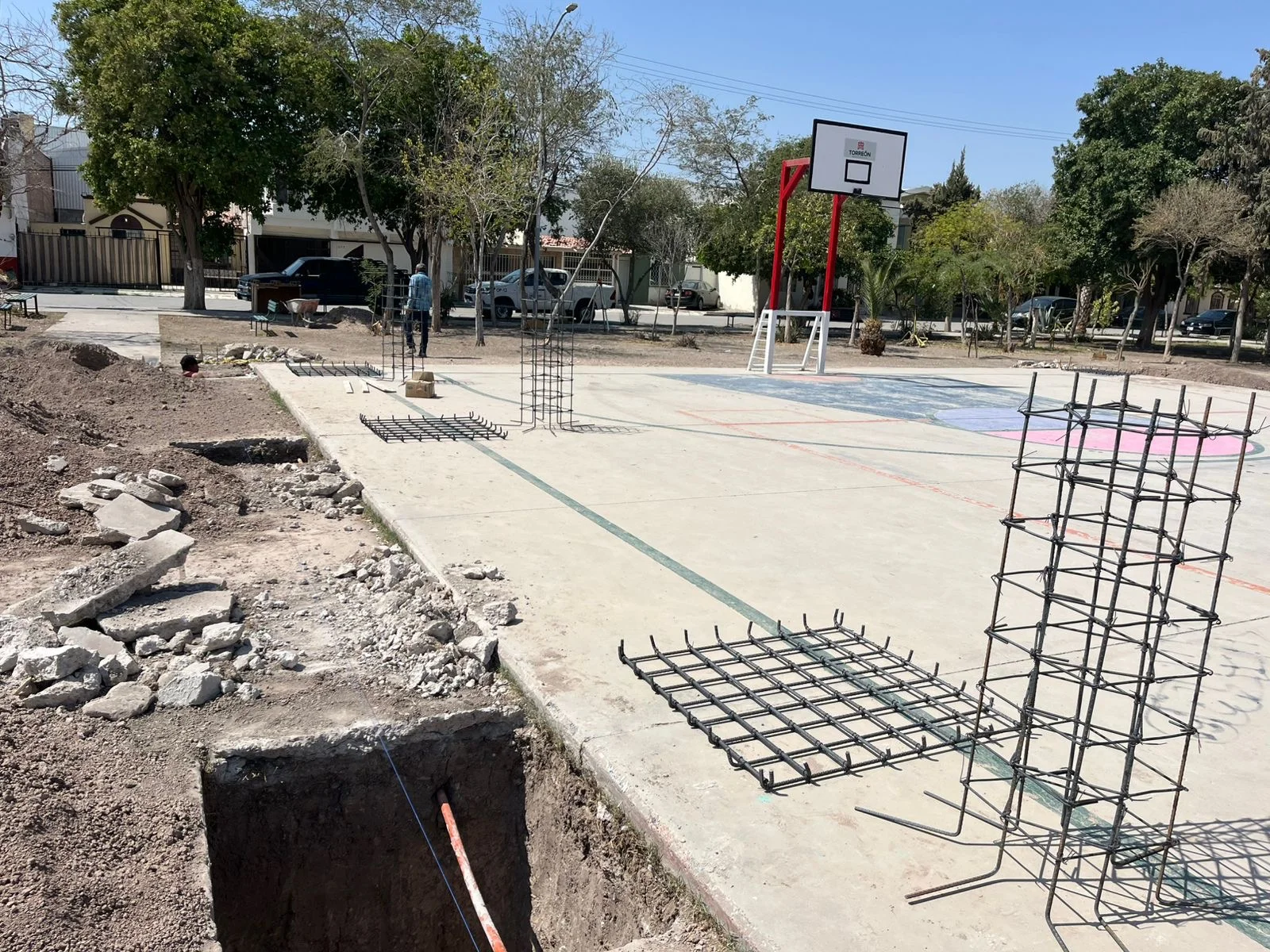 Construyen techumbre para actividades deportivas y vecinales en San Felipe