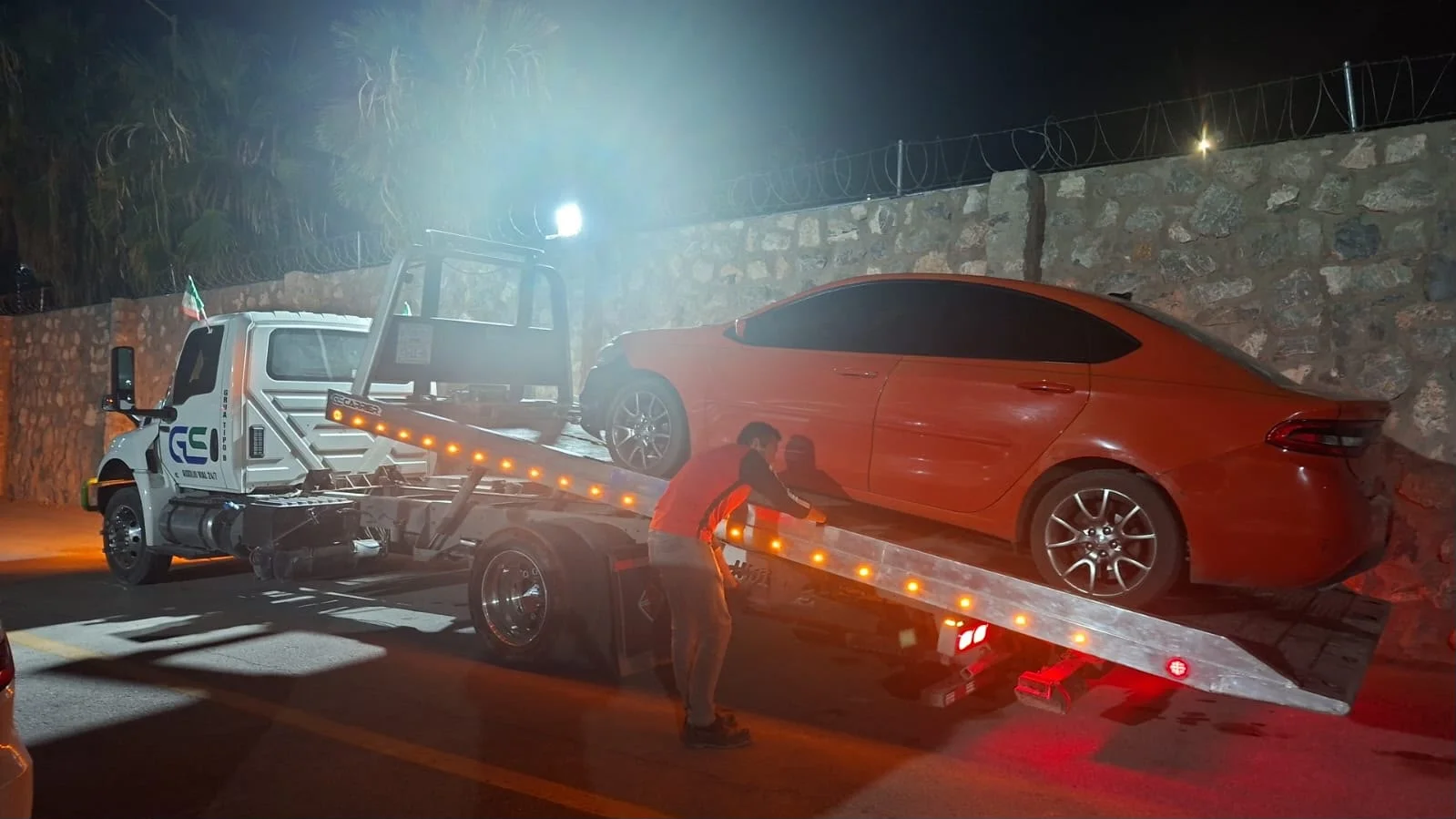 Detienen a joven con vehículo que portaba placas con reporte de robo en Torreón