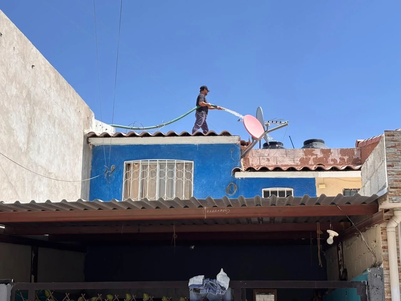 En marcha, operativo con pipas en Las Luisas y Las Dalias por falla en pozo 97