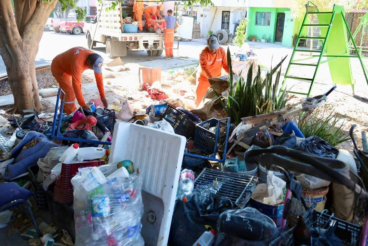 Atienden acumulación de basura en colonias de Torreón tras reportes ciudadanos
