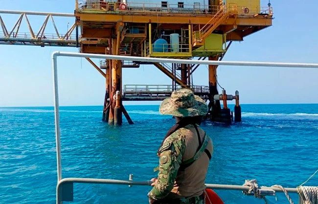 Reportan nuevo derrame de hidrocarburos en instalaciones de Pemex frente a las costas de Campeche