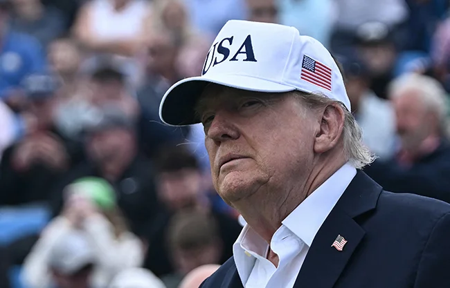 Trump dice que Zelenski tiene que parar ataques contra refinerías en Rusia