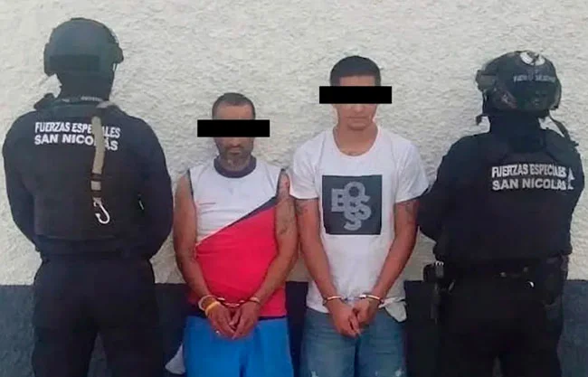 Detienen a dos hombres con diversas dosis de droga y arma de fuego en San Nicolás