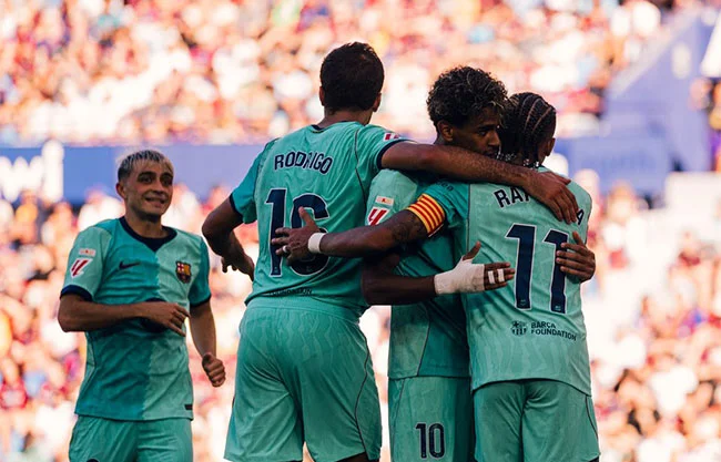 Lamine Yamal brilla, Raphinha asiste y Barcelona se mantiene en la cima de LaLiga