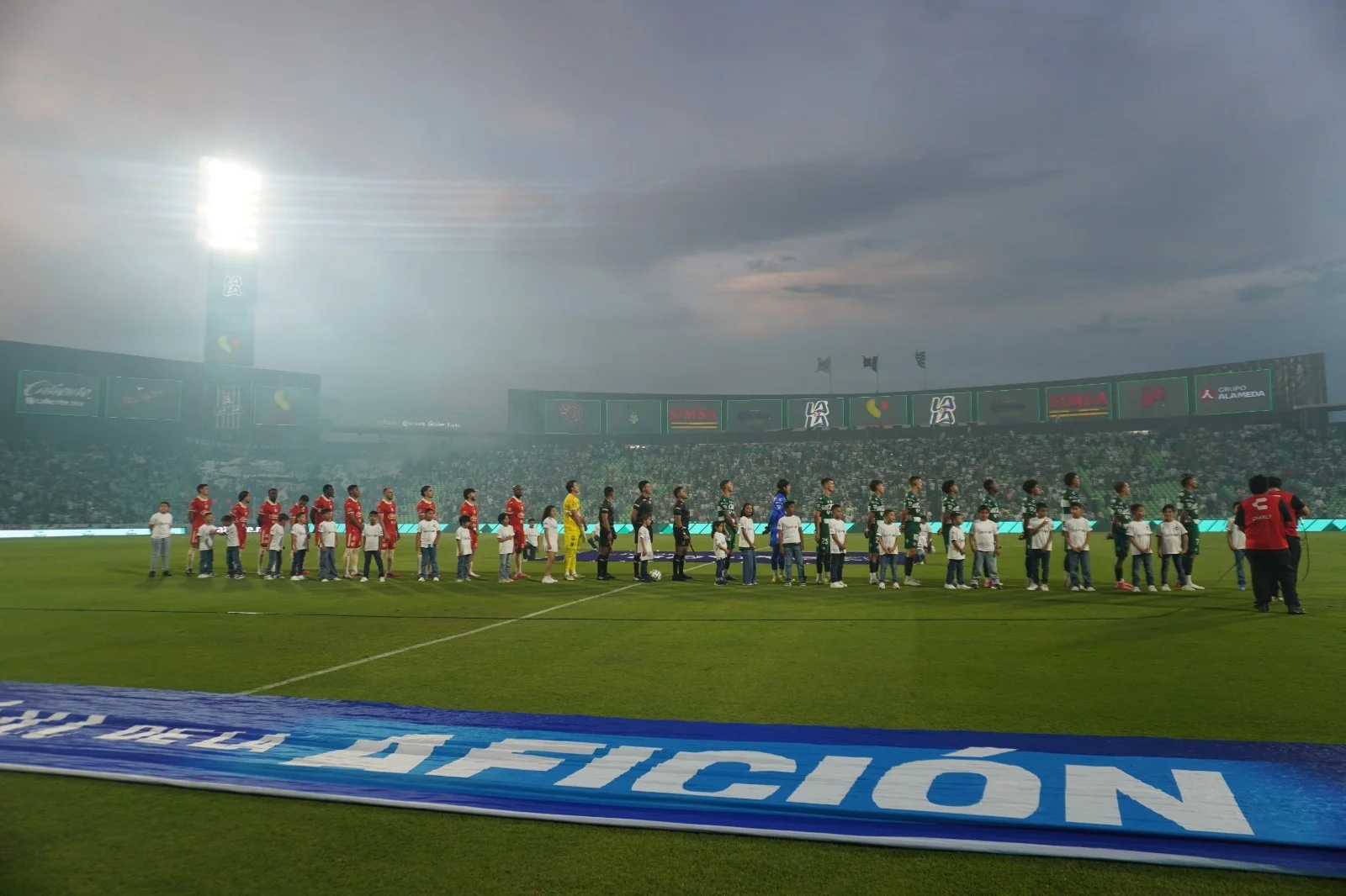 Santos Laguna tira la casa por la ventana para celebrar 43 años