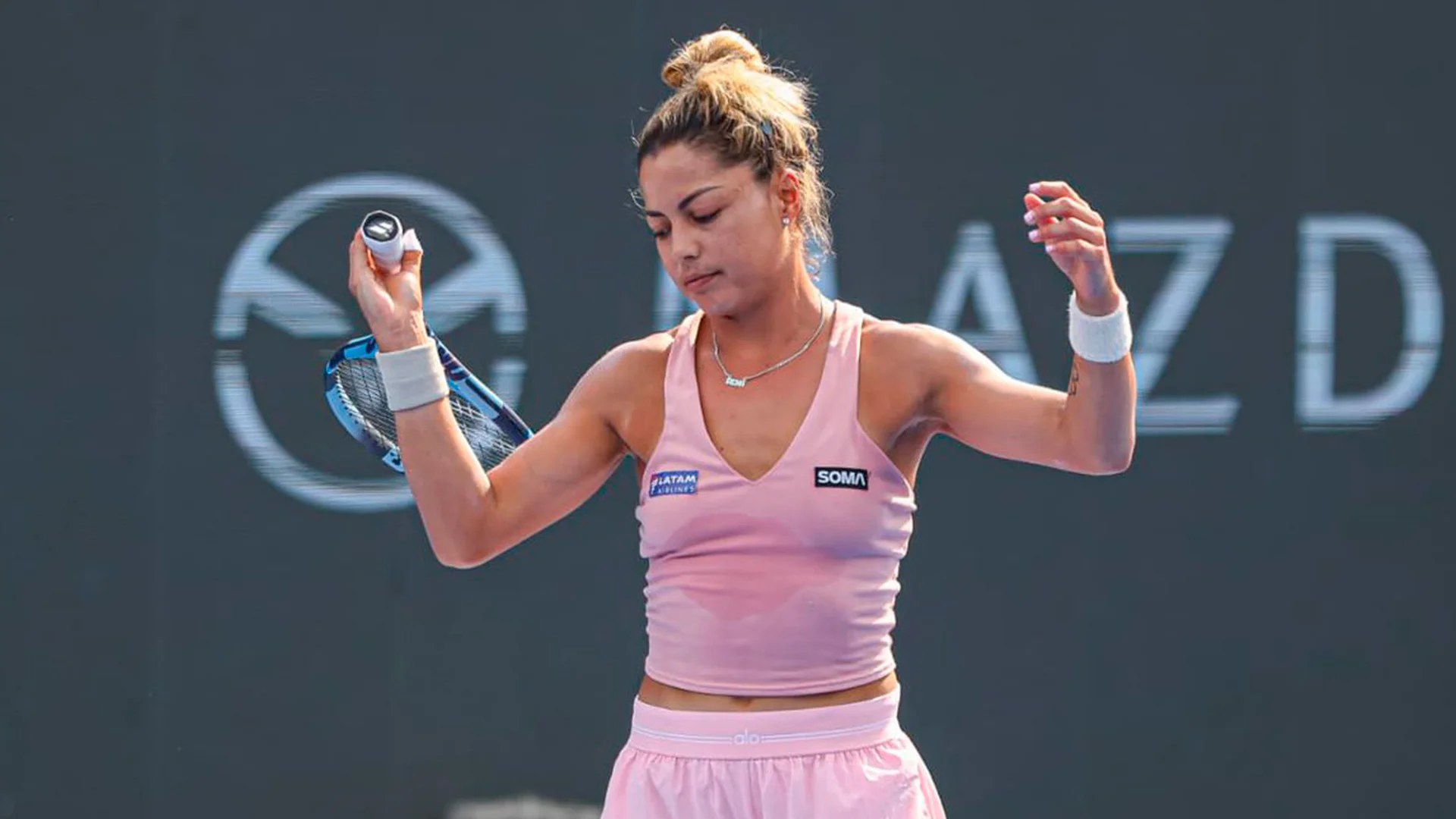 ¡Debut y despedida! Renata Zarazúa tropieza en primera ronda y queda fuera del Guadalajara Open