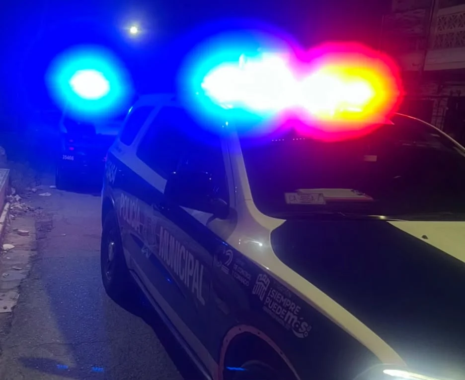 Joven llega herido a gasolinera tras presunta agresión con arma blanca en Torreón