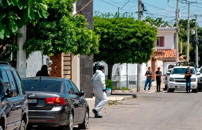 Fiscalía investiga como feminicidio muerte de tres maestras en Sinaloa