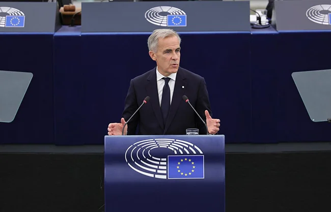 Las plataformas tecnológicas quieren robarles la infancia a nuestros hijos: Mark Carney