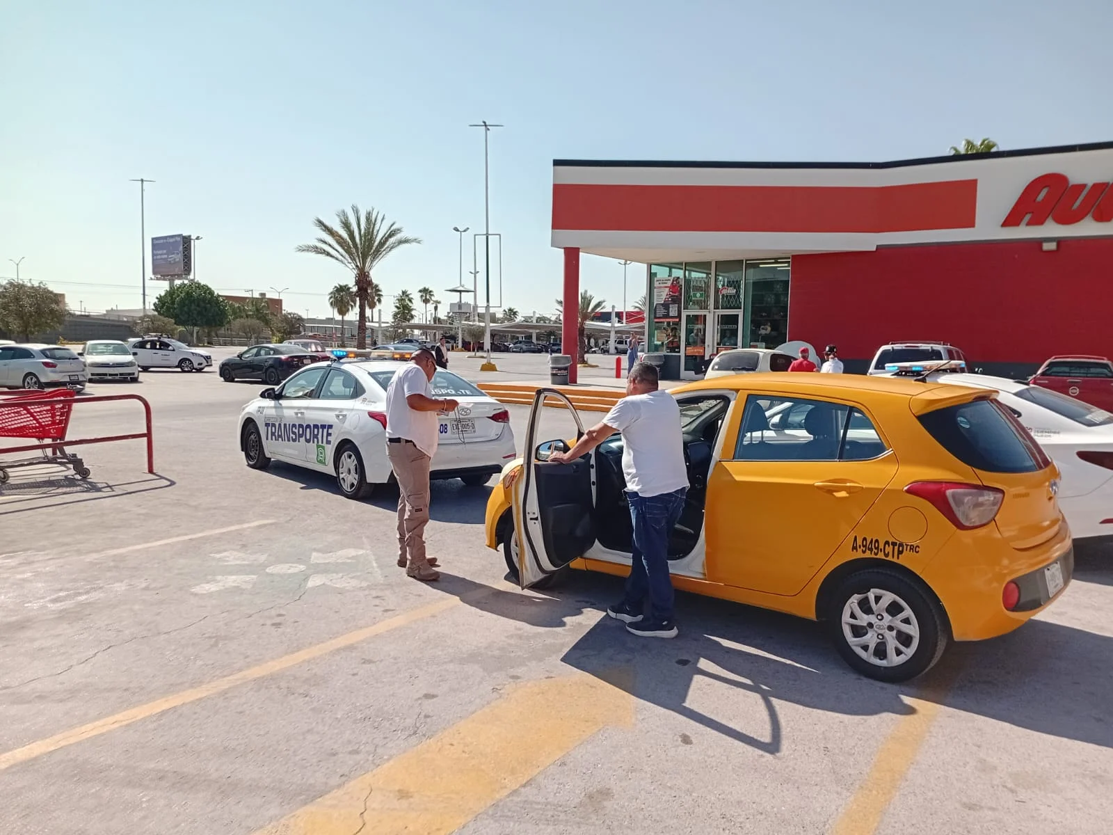 Refuerzan supervisión en sitios de taxis de Torreón