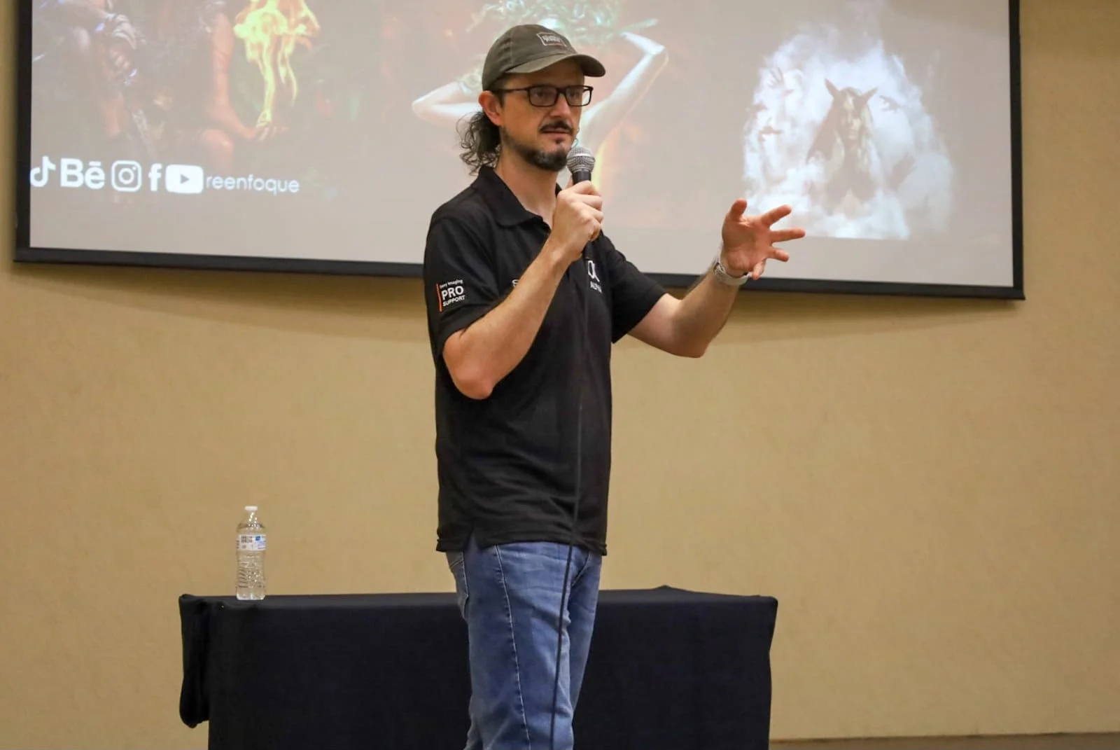 UAdeC acerca a estudiantes con profesionales de fotografía y cine en encuentro Sony Be Alpha