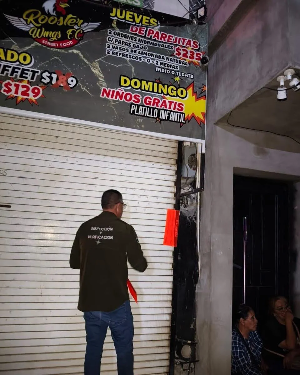 Clausuran establecimiento por venta de alcohol al exterior durante festejos patrios