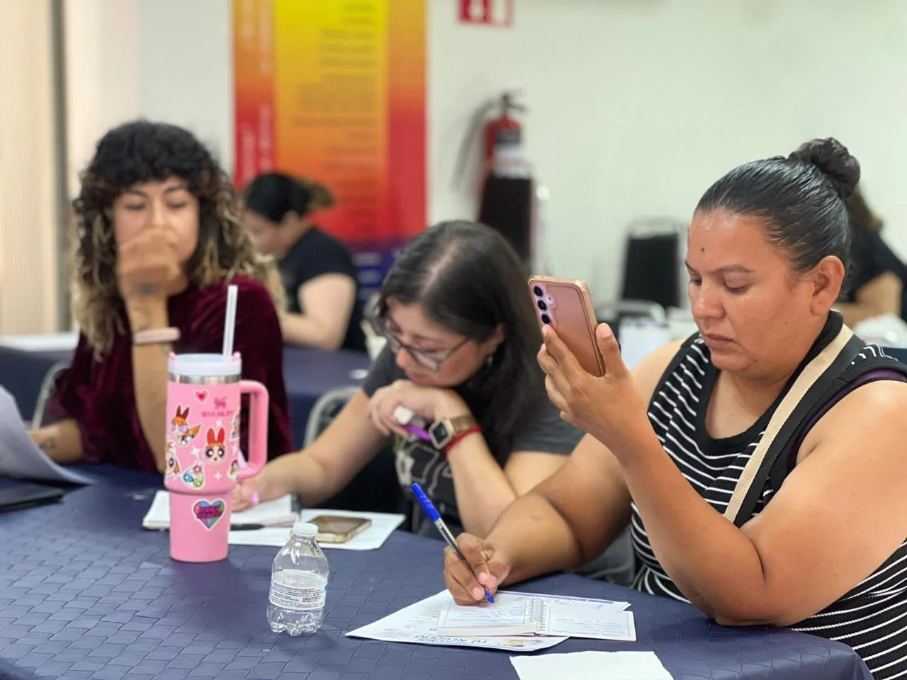 Capacitan a mujeres de Torreón para desarrollar sus propios negocios
