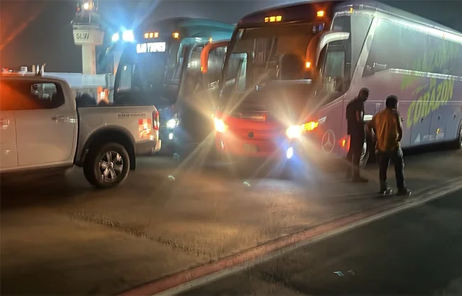 Aterrizan en el aeropuerto de Ramos Arizpe los Tigres de la UANL